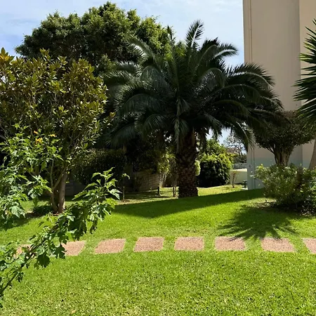 Δωμάτια σε οικογενειακή κατοικία Garajau Madeira Holidays